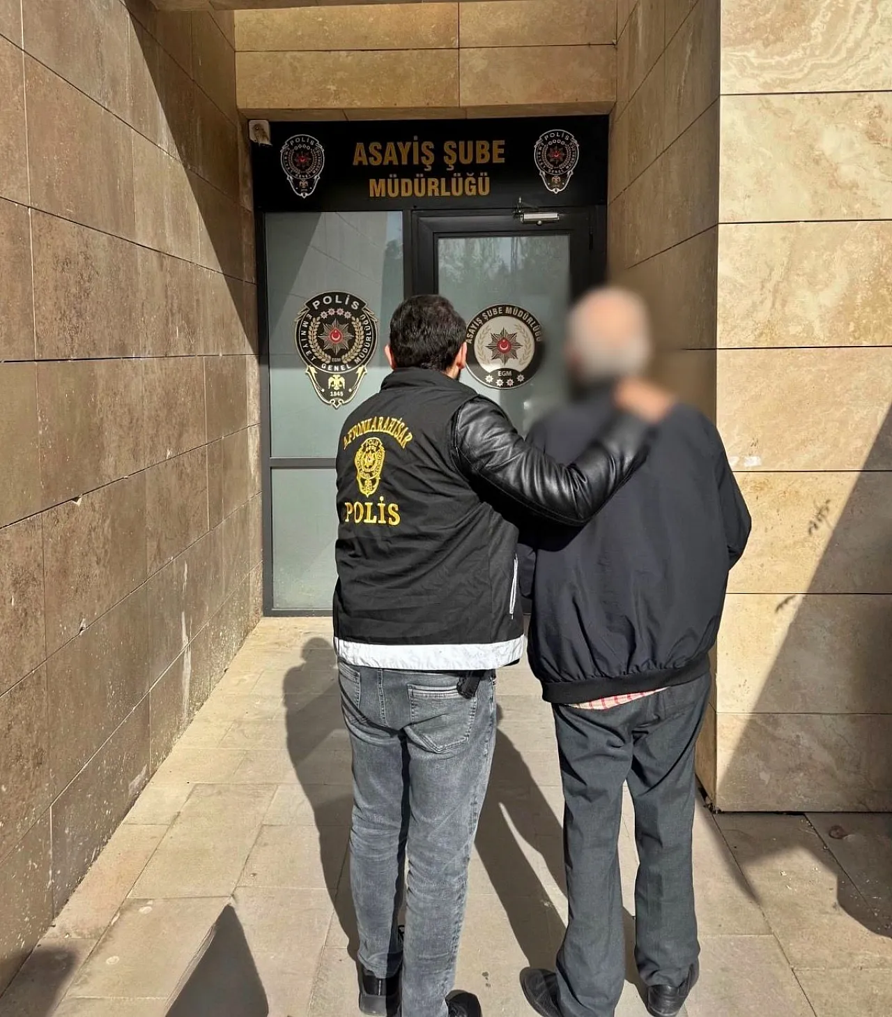 Afyon Polisi, Belediye Otobüsündeki Tacizciyi Yakaladı