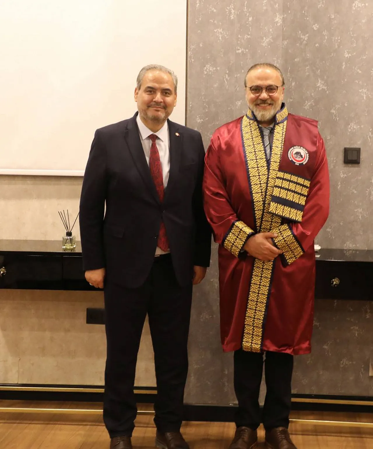 AFSÜ'de Yeni Kadrolara Atanan 11 Akademisyen Cübbe Giydi