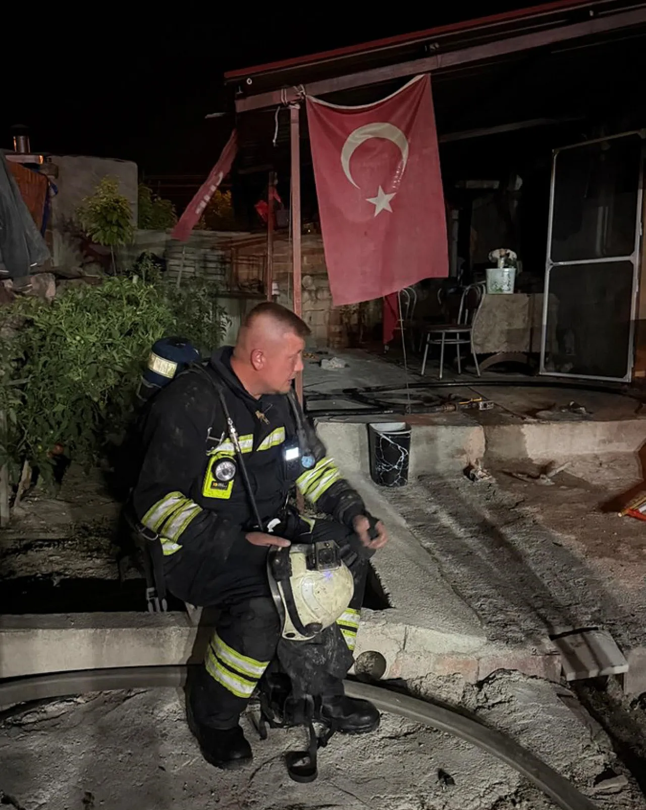 Ocakta Unutulan Yemek Evi Kül Etti