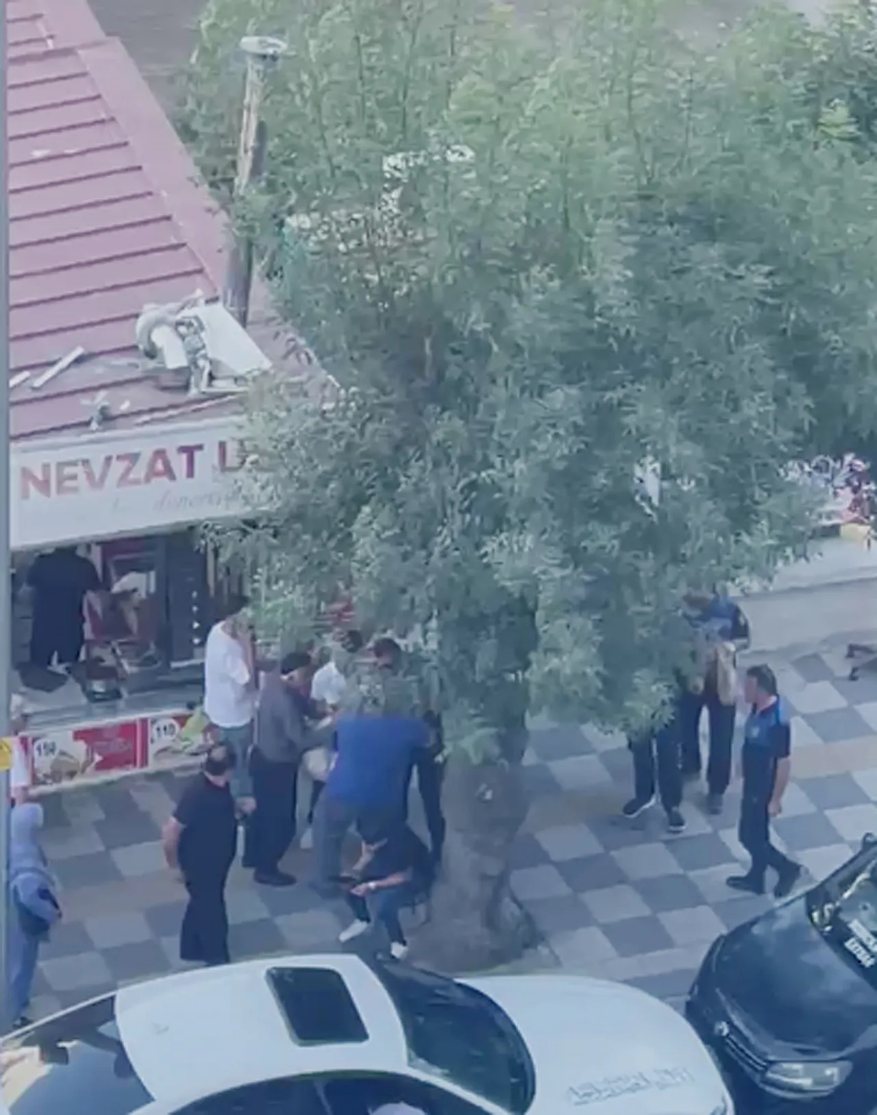 Belediye Zabıtası'ndan Engelli Seyyar Satıcıya Tekme-Tokat Dayak