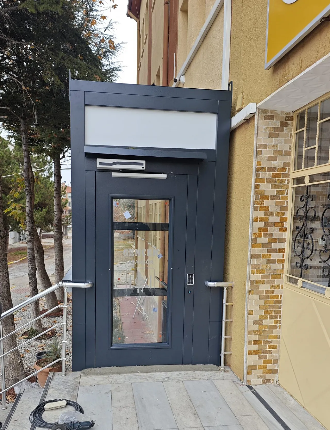 Devlet Ana Varsa Vatandaşa Engel Yok