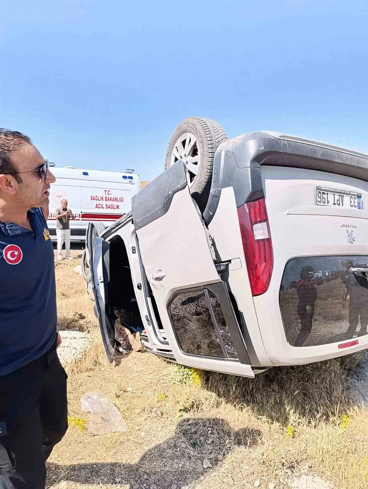 Takla Atan Kamyonette 4 Kişi Yaralandı