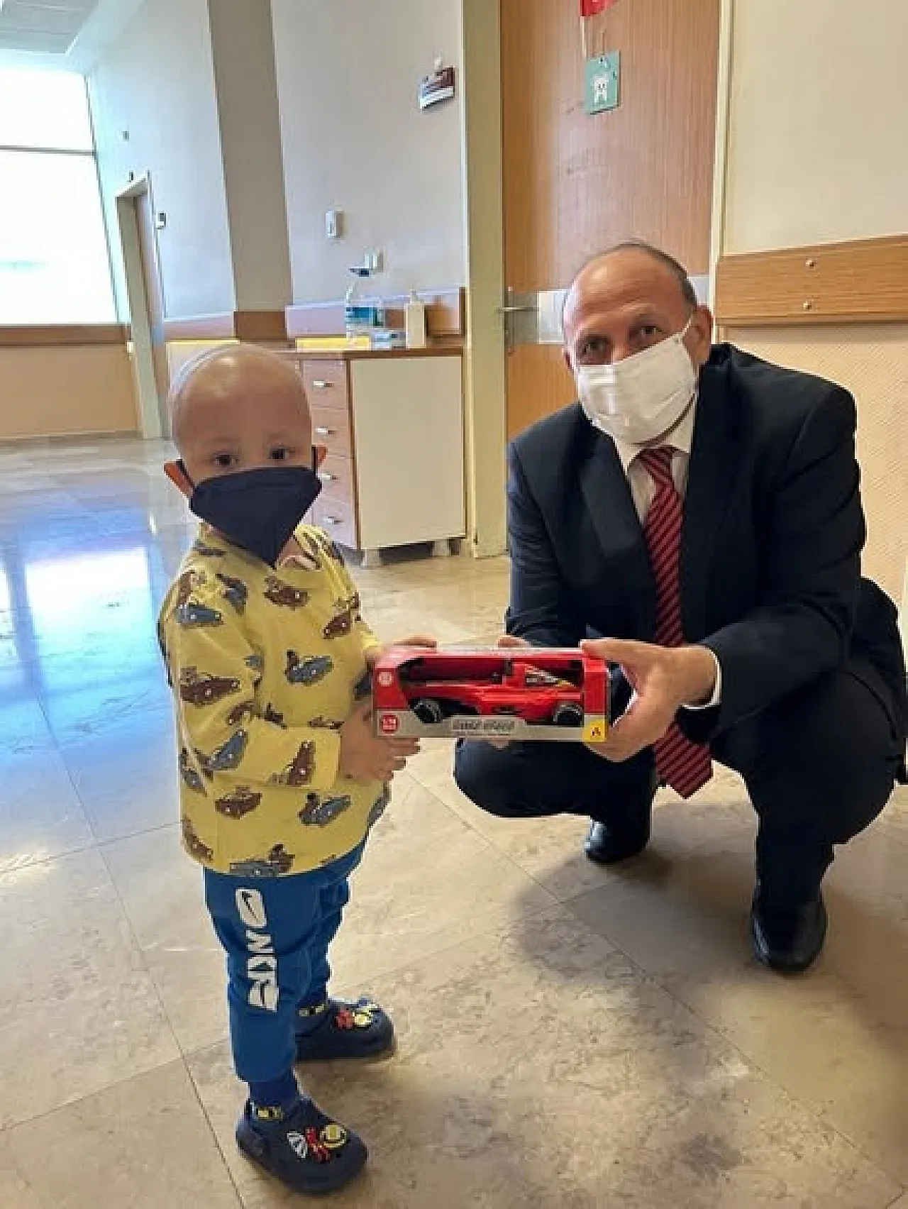 Üniversite'nin Hastane Sınıfı'ndaki Öğrencilere Umut Dolu Ziyaret