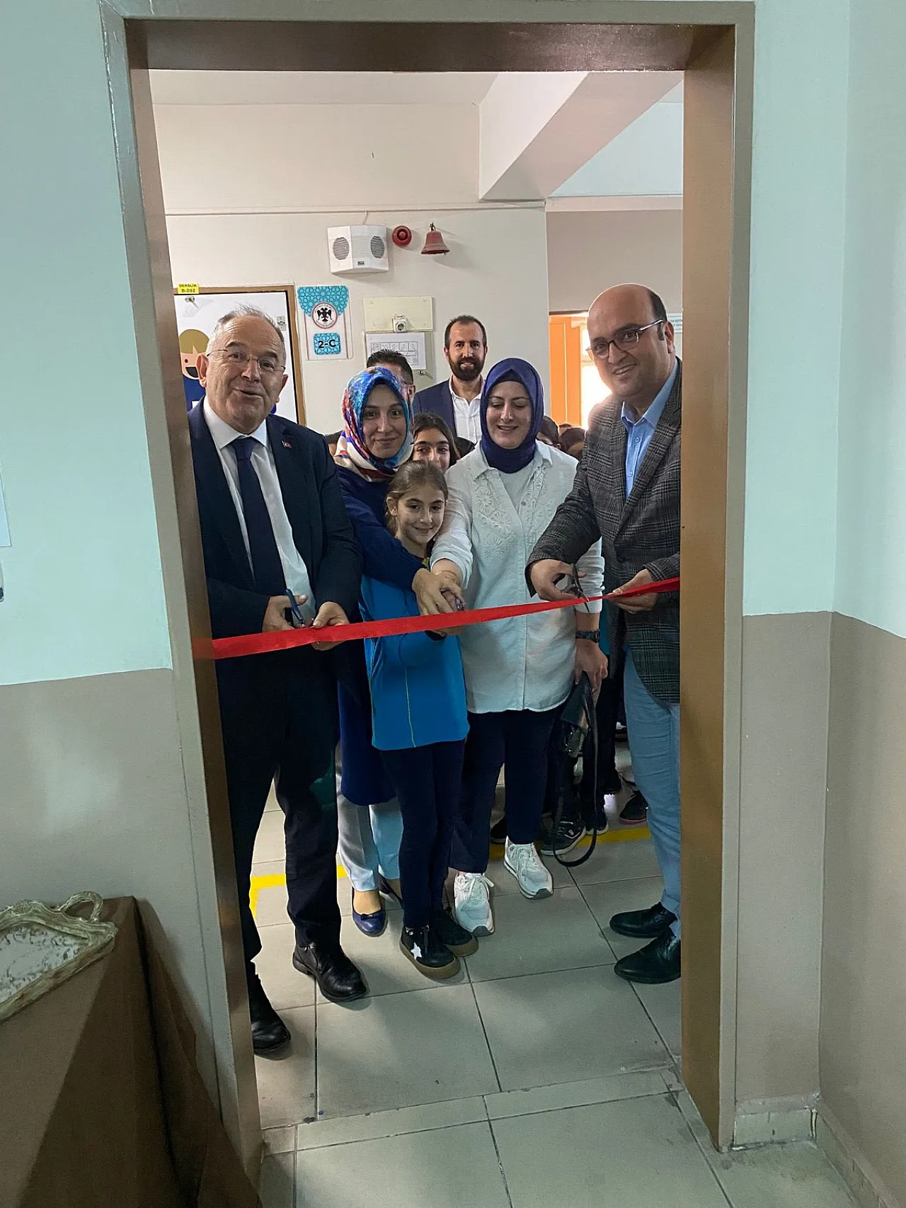 Öğrenciler Ata Yadigarına Sahip Çıkıyor