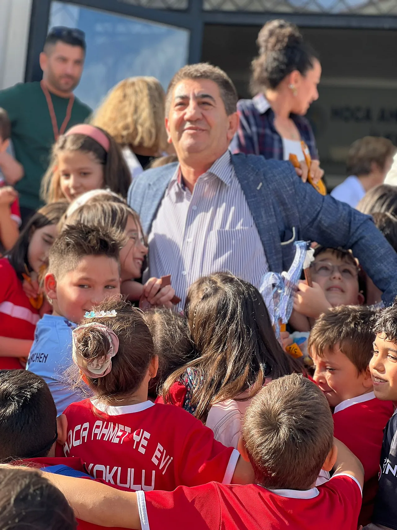 Sevilen Müdür, Krallar Gibi Karşılandı