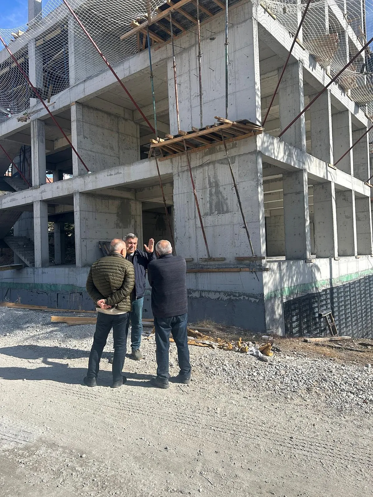 Müdür Sünnetci, Hafta Sonu Da Mesaide