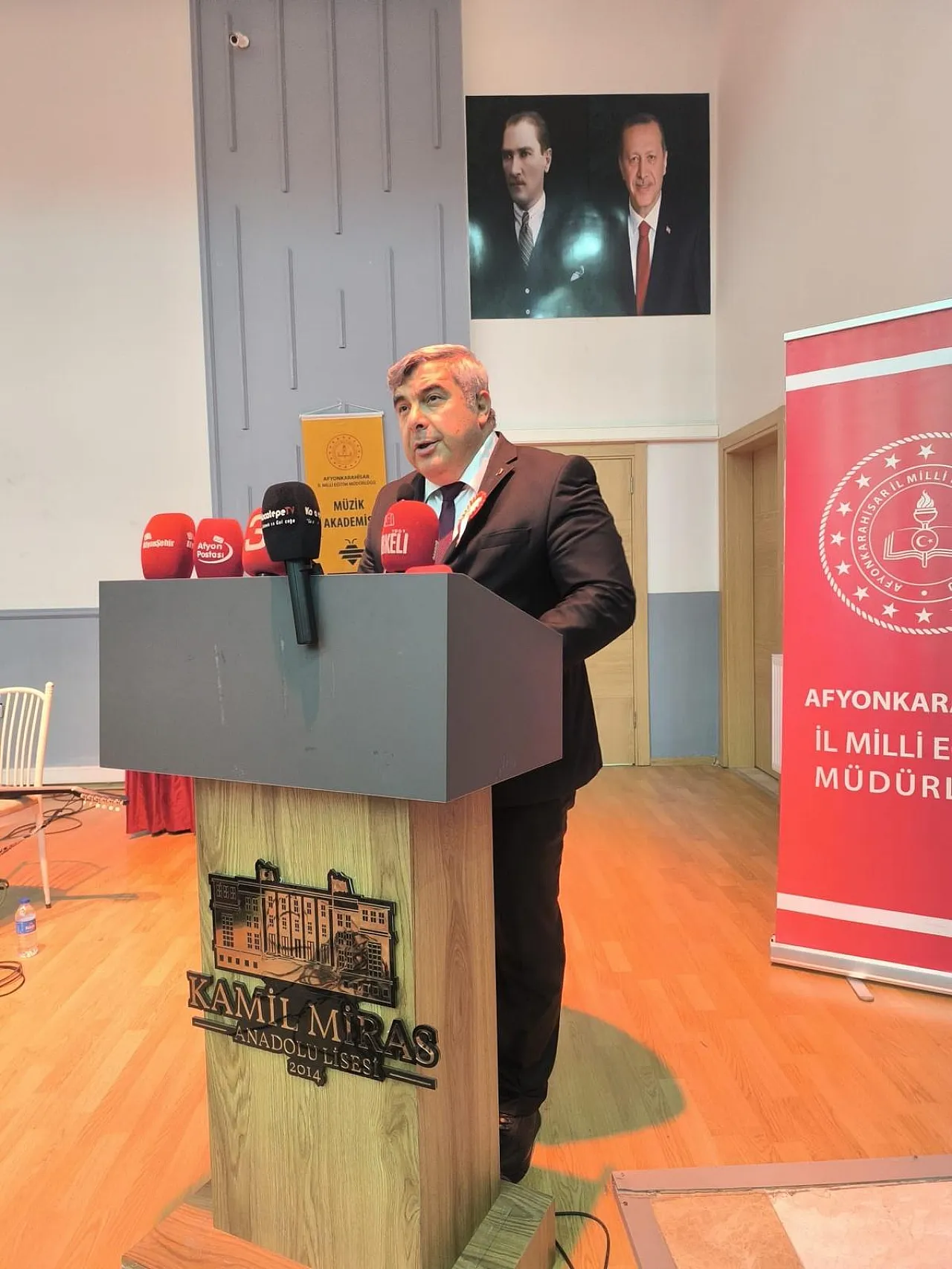 Vali Yiğitbaşı: Afyon'daki Projelerin Mimarı Öğretmenlerdir