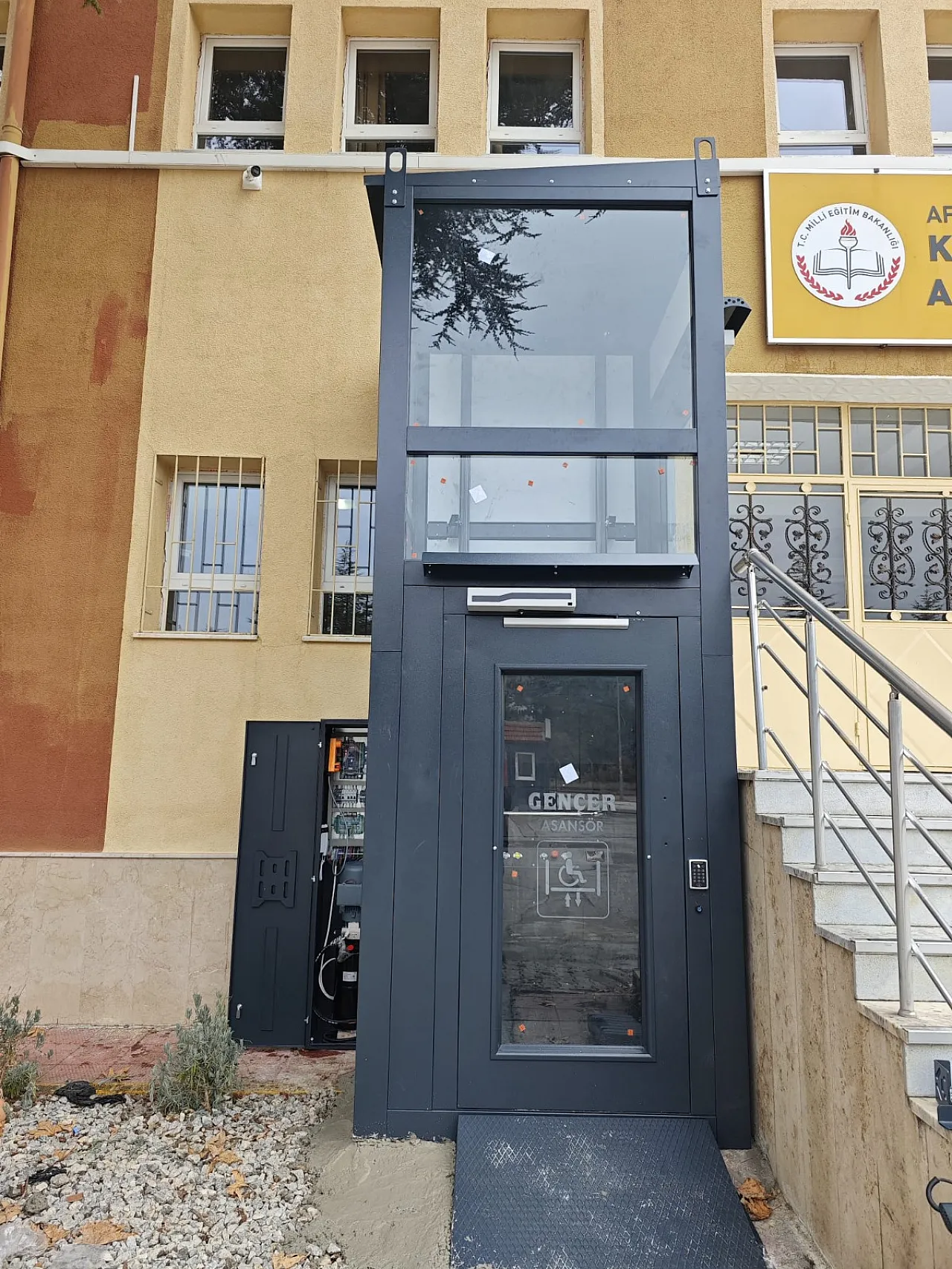 Devlet Ana Varsa Vatandaşa Engel Yok