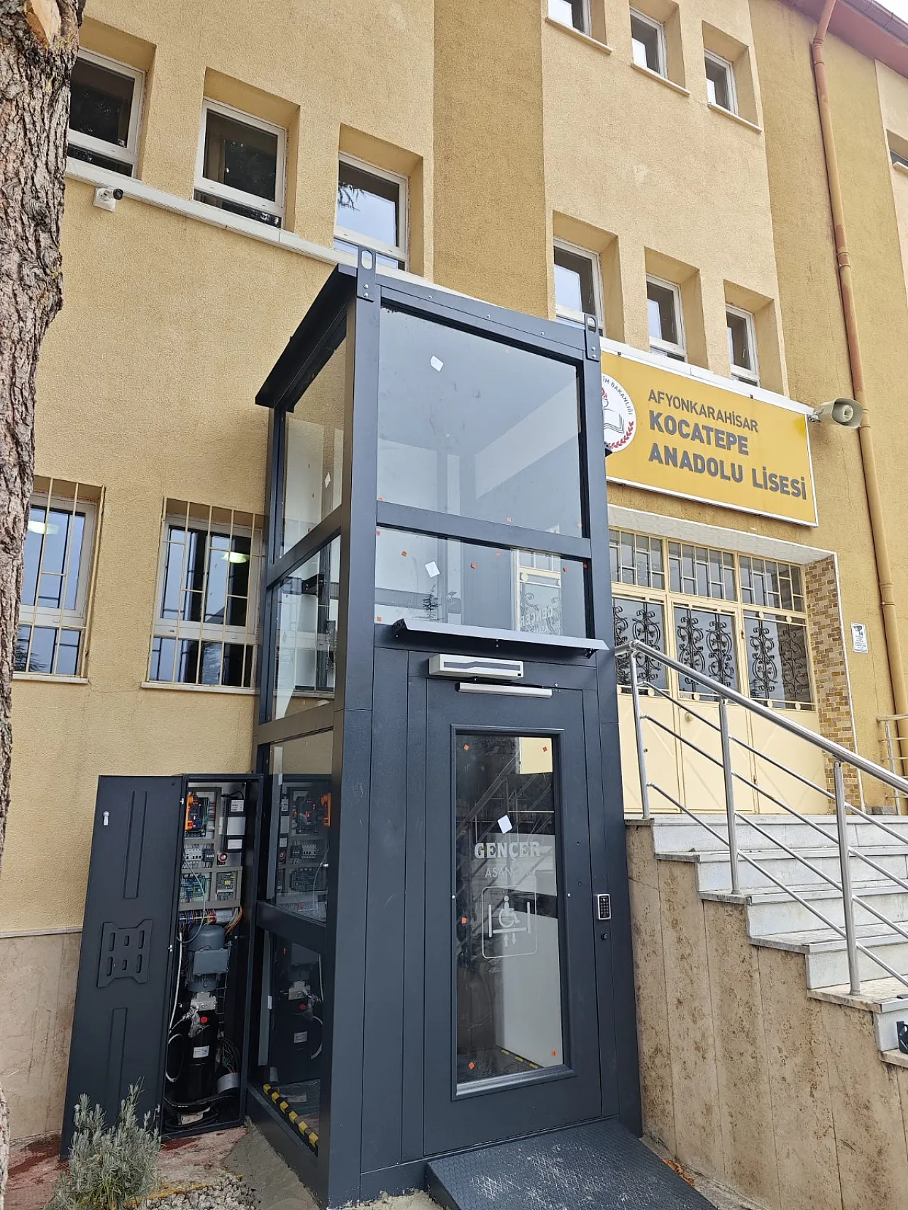 Devlet Ana Varsa Vatandaşa Engel Yok