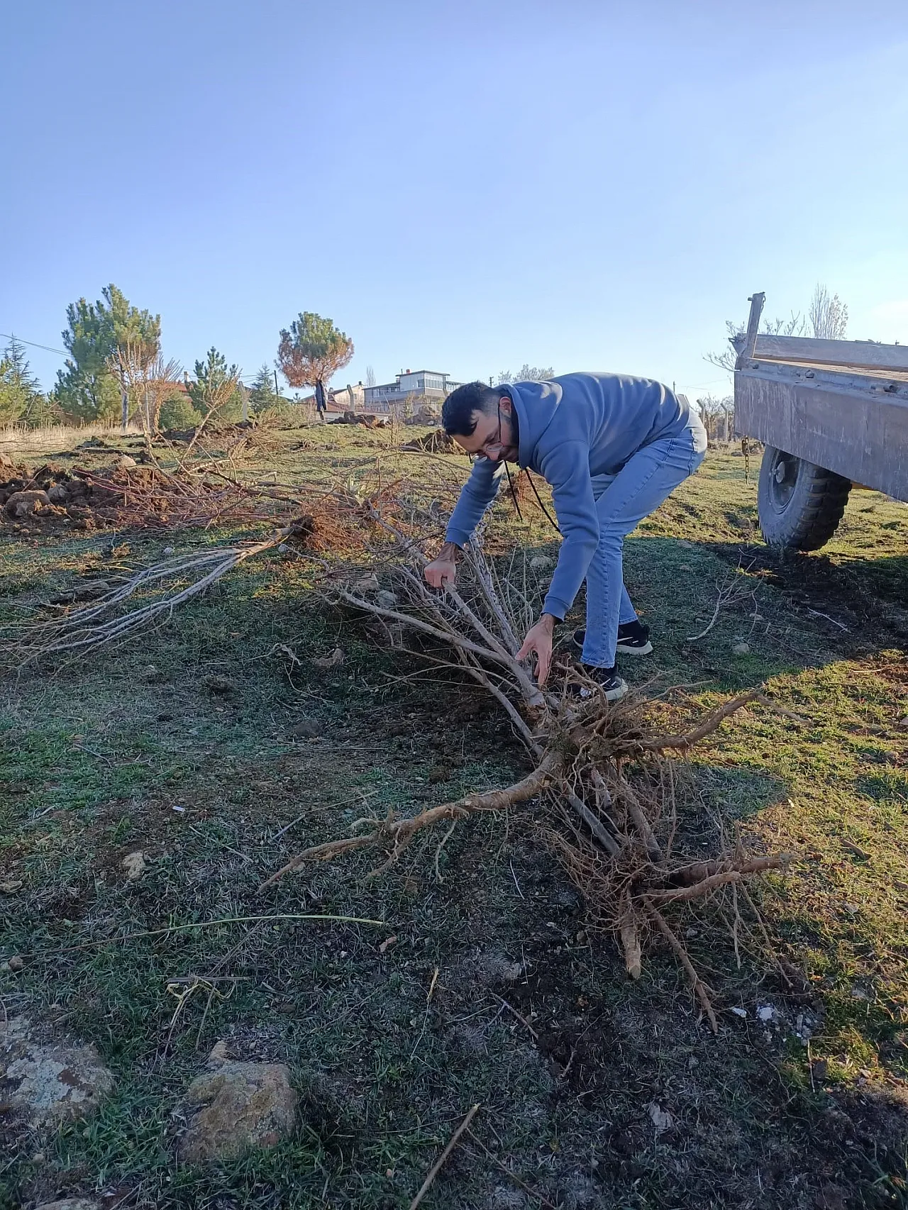Sandıklılı Yarenler Badem Fidan Dikti