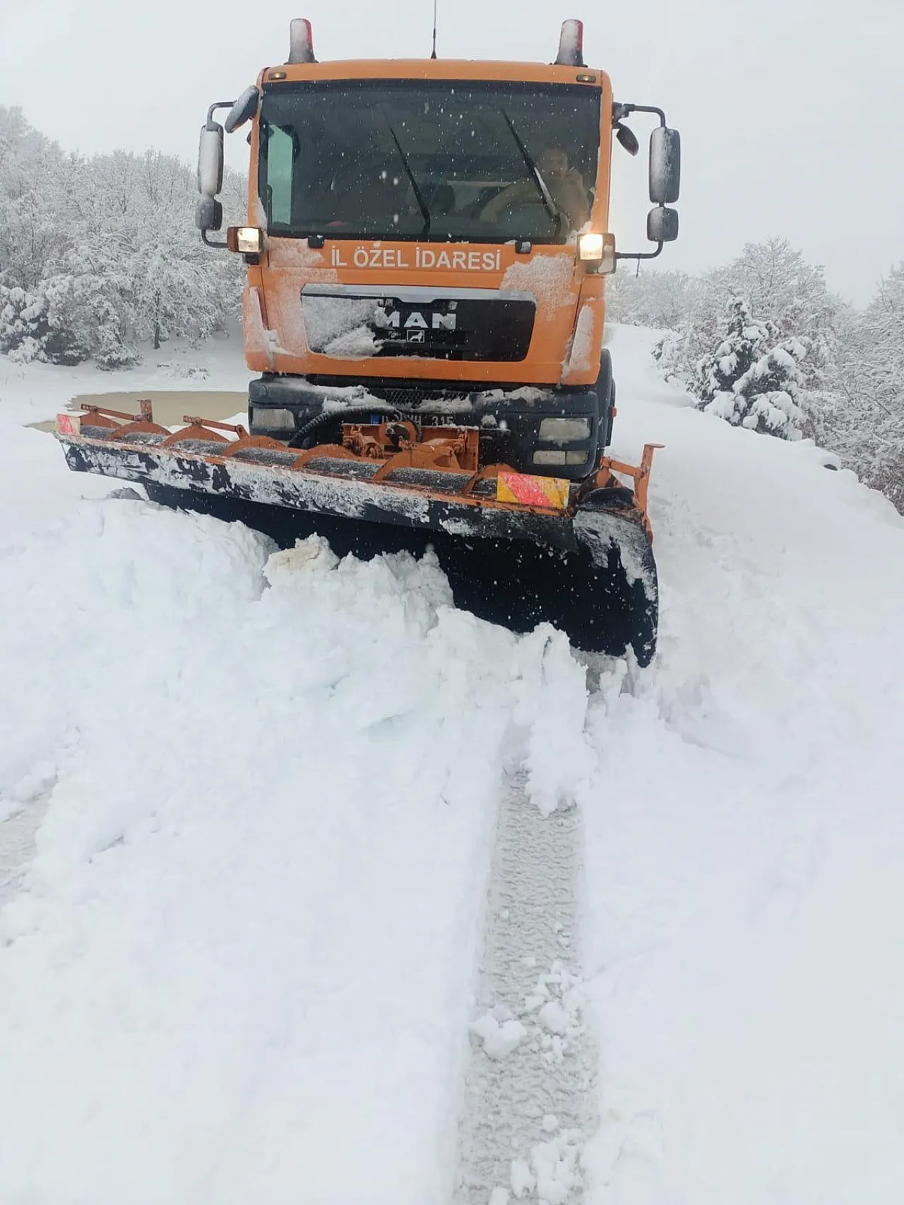 Afyon'da Ana ve Köy Yolları Açık