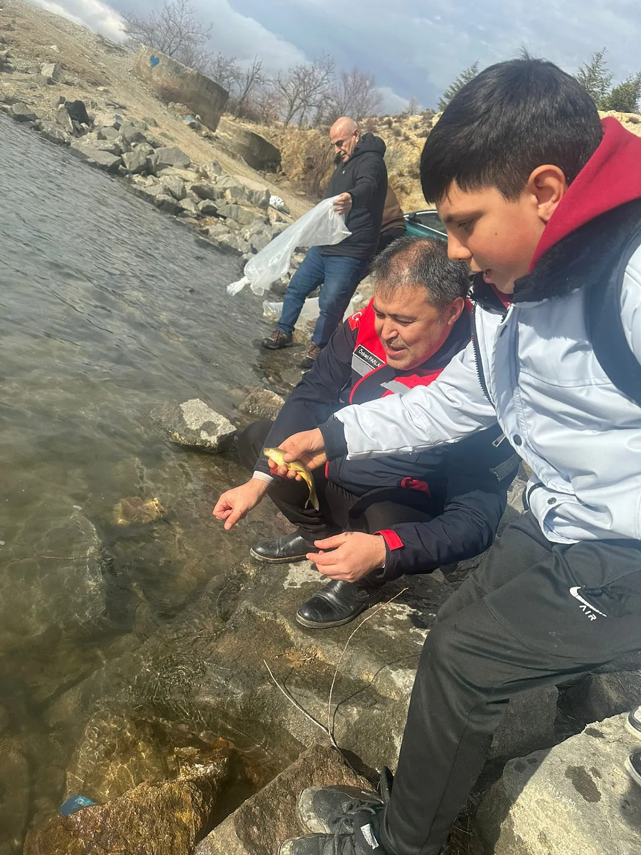 Afyonkarahisar'ın Göllerine 789 Bin Sazan Yavrusu Bırakıldı