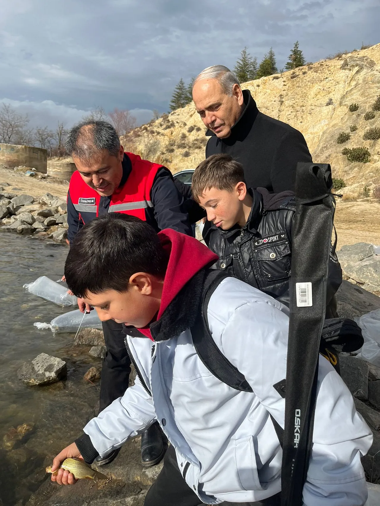 Afyonkarahisar'ın Göllerine 789 Bin Sazan Yavrusu Bırakıldı