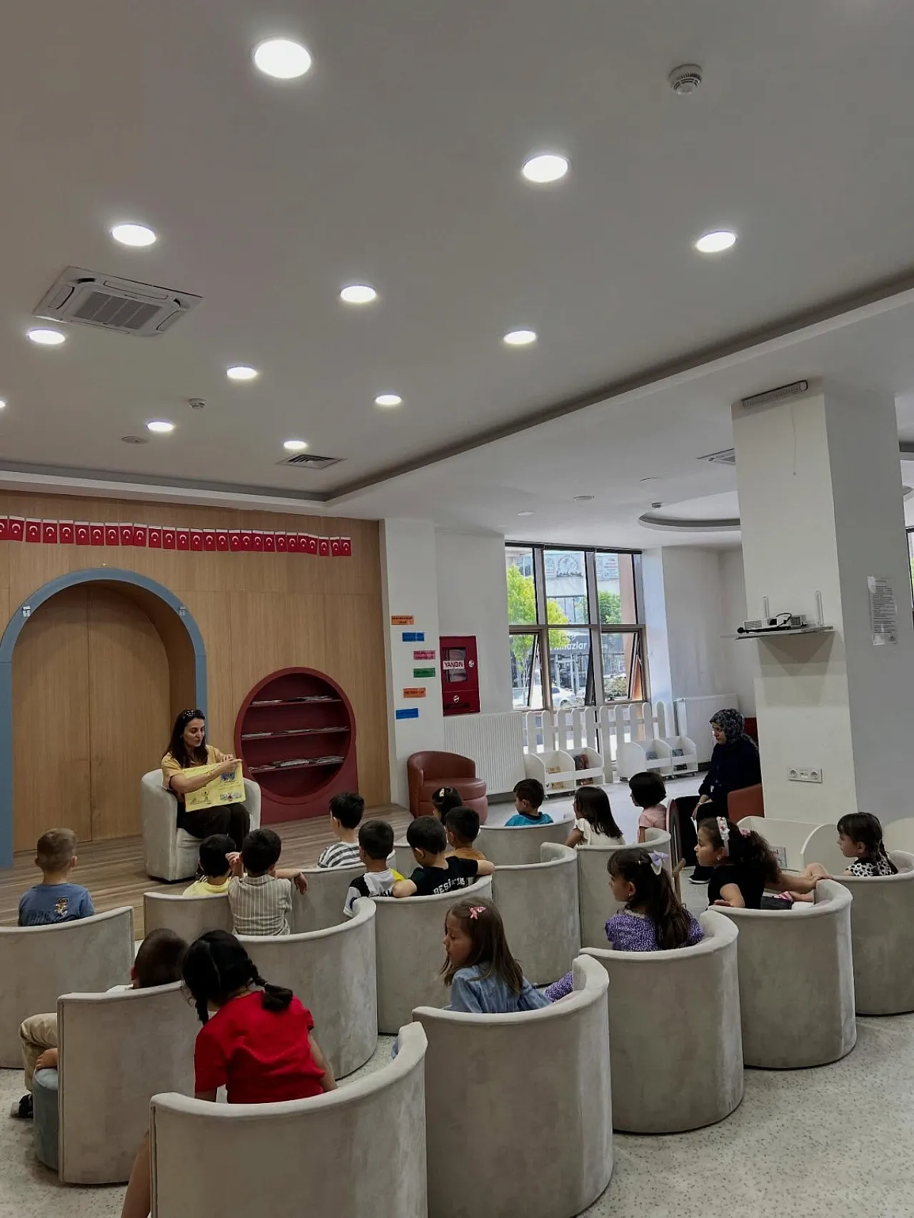 Anaokulu Öğrencileri Kütüphane'yi Keşfetti
