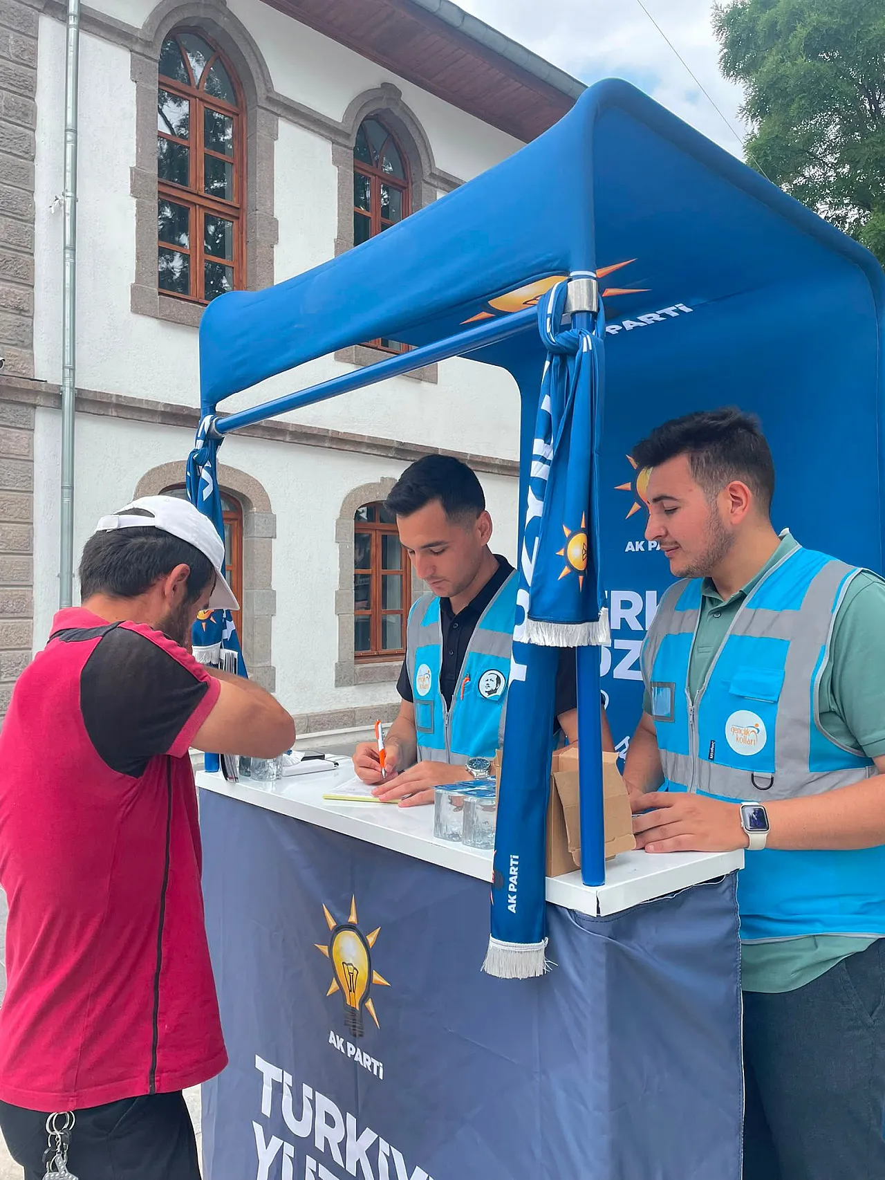 AK Partili Gençler, Türkiye Yüzyılı Hedefleri İçin Çalışıyor