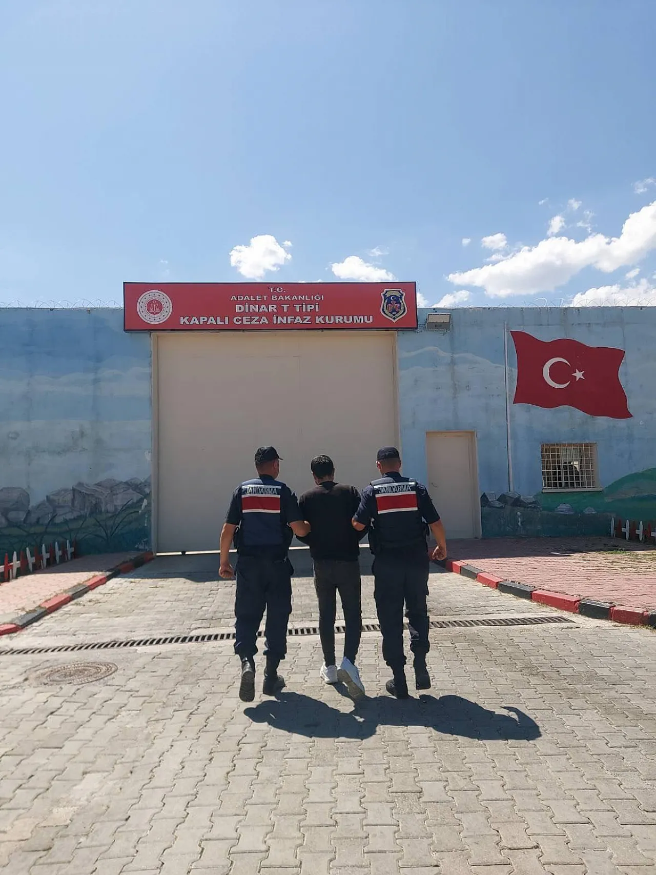 Afyonkarahisar'da 24 Aranan Şahıs Yakalandı, Milyonluk Ceza Kesildi