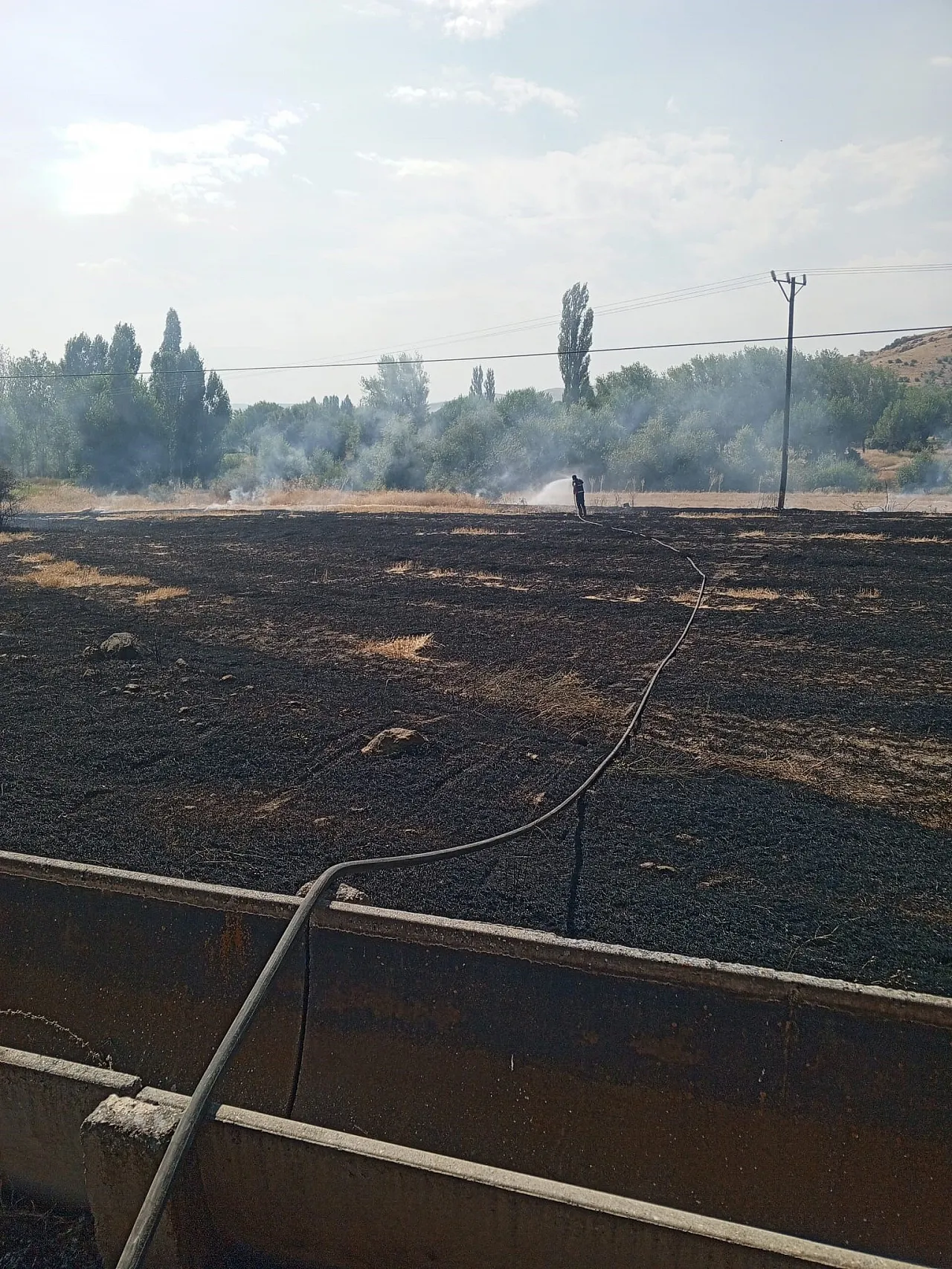 Şuhut'ta Anız Yangını Paniğe Neden Oldu