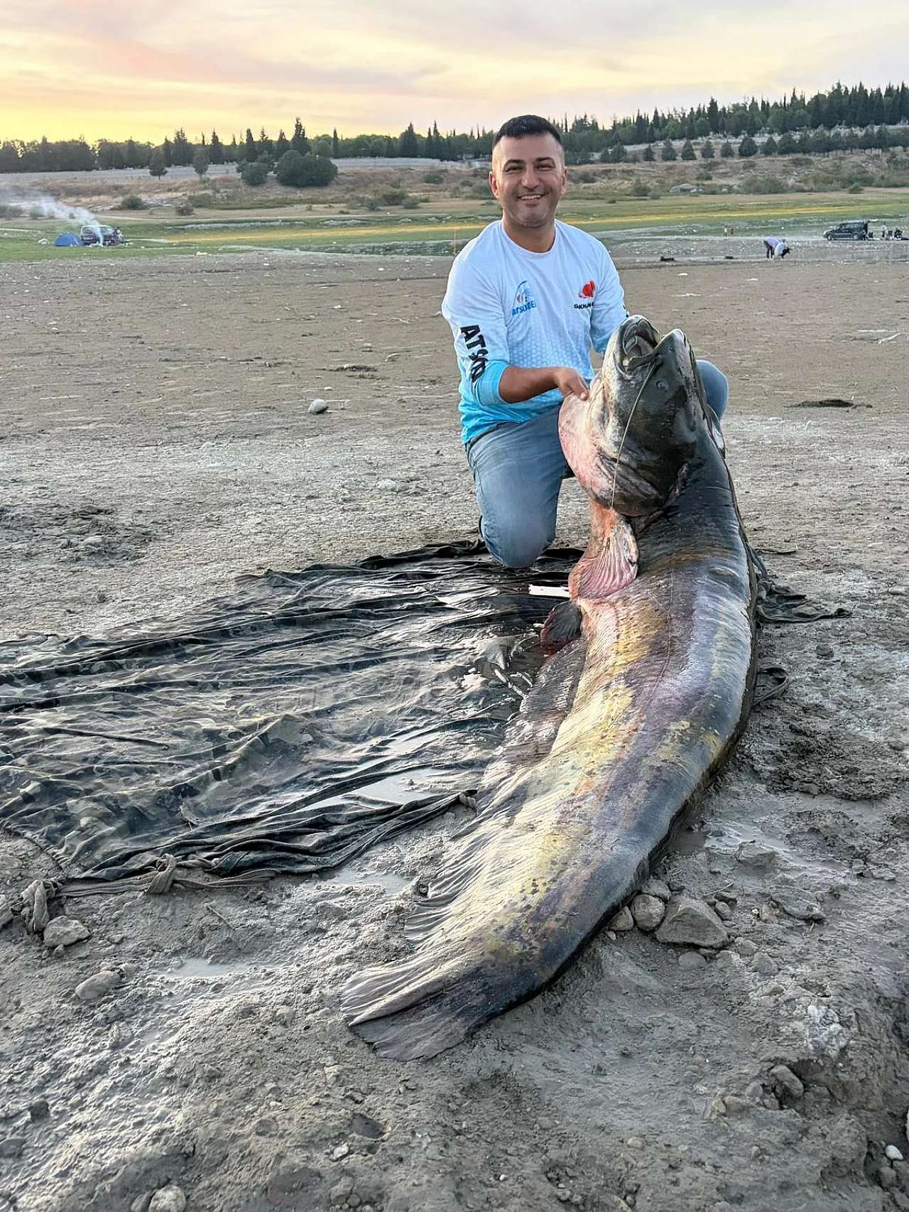 2 Metre 27 Santimlik Balık Yakaladılar!