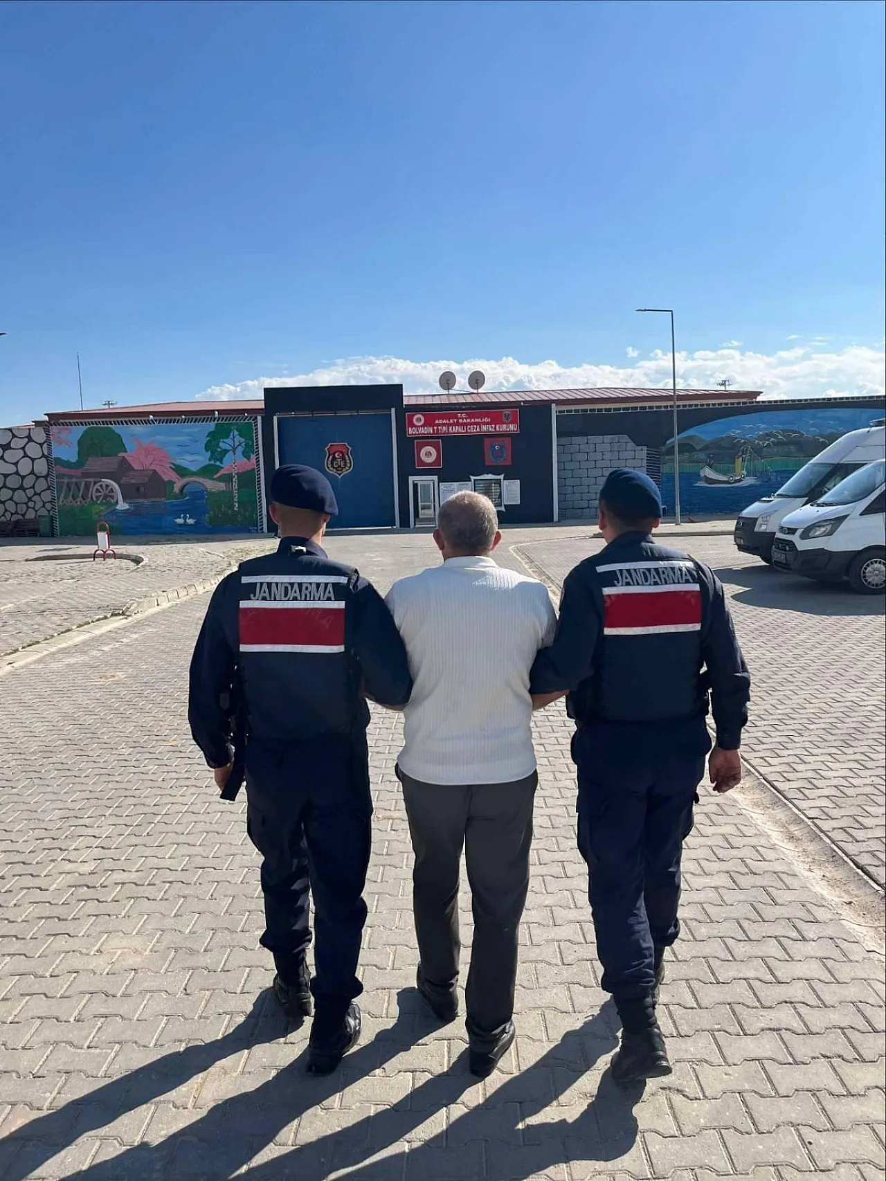 Afyon'da Aranan 50 Kişi Yakalandı, 15'i Tutuklandı