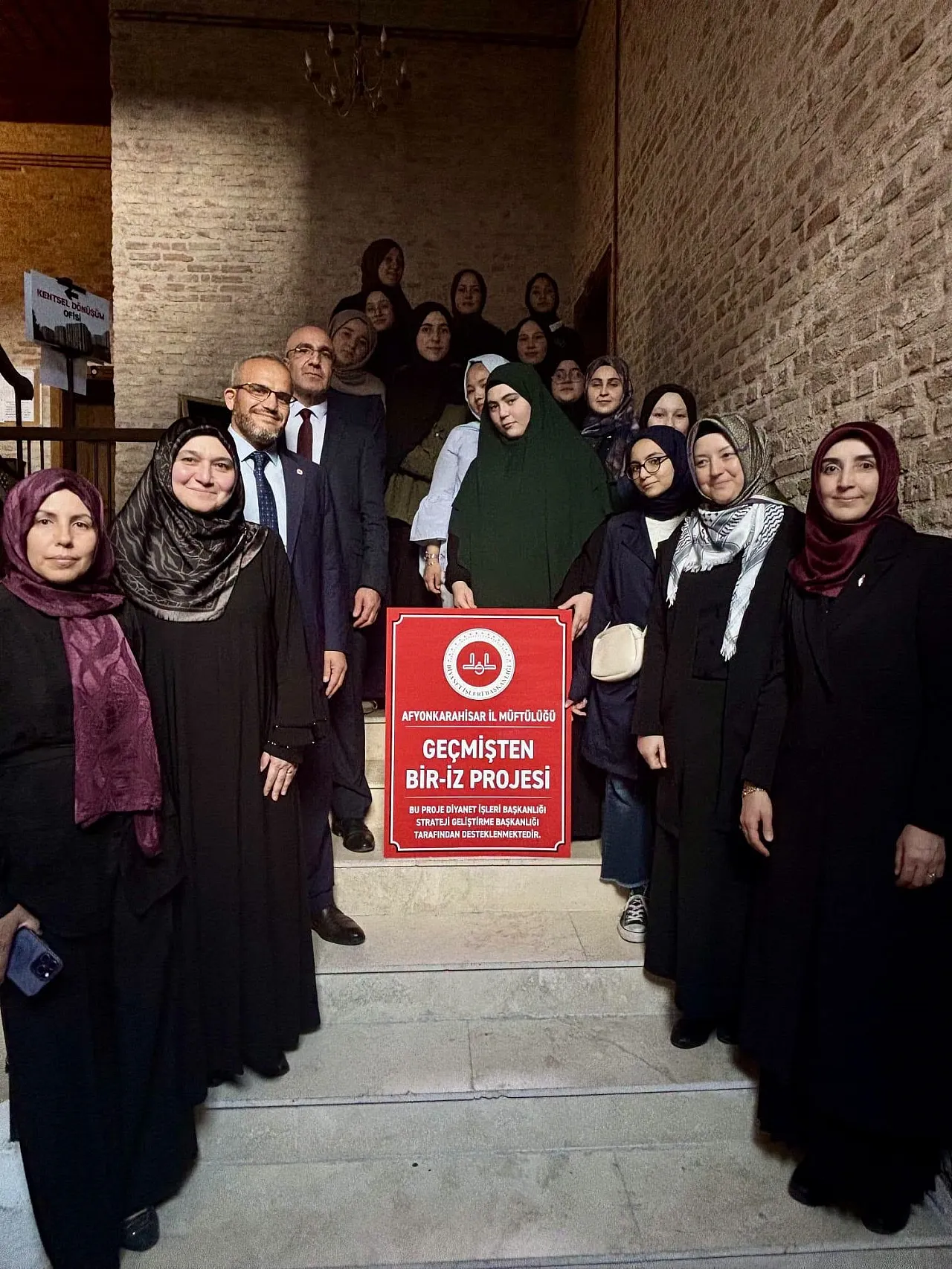 Hafızlık Öğrencileri 'Geçmişten Bir-İz' Sergisi Açtı