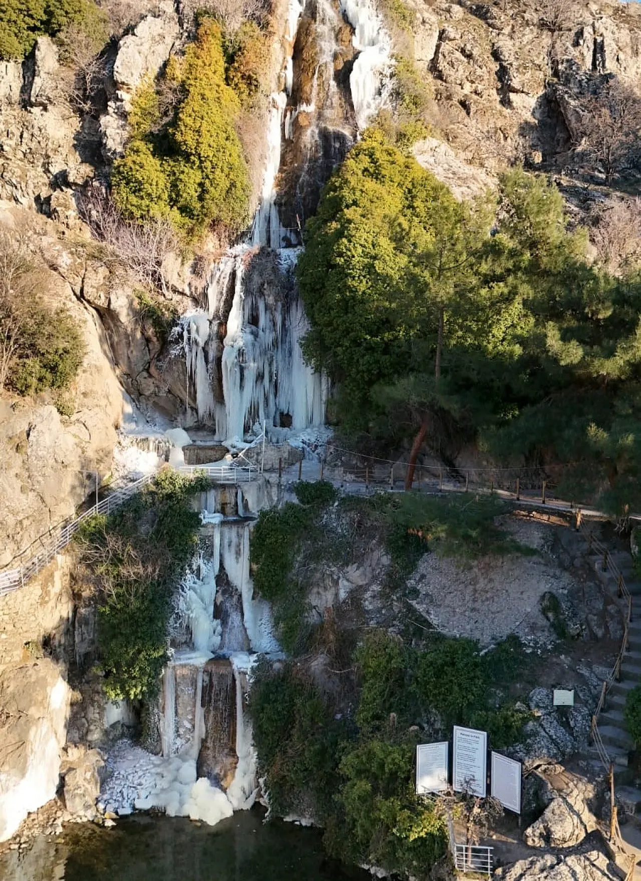 Afyon'daki O Şelale Buz Tuttu