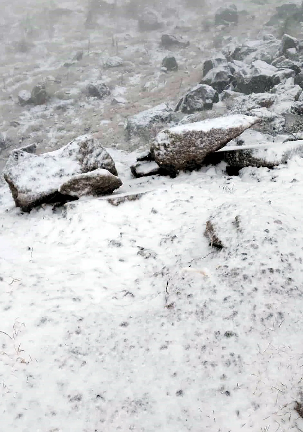 Afyon'a Yılın İlk Karı Yağdı