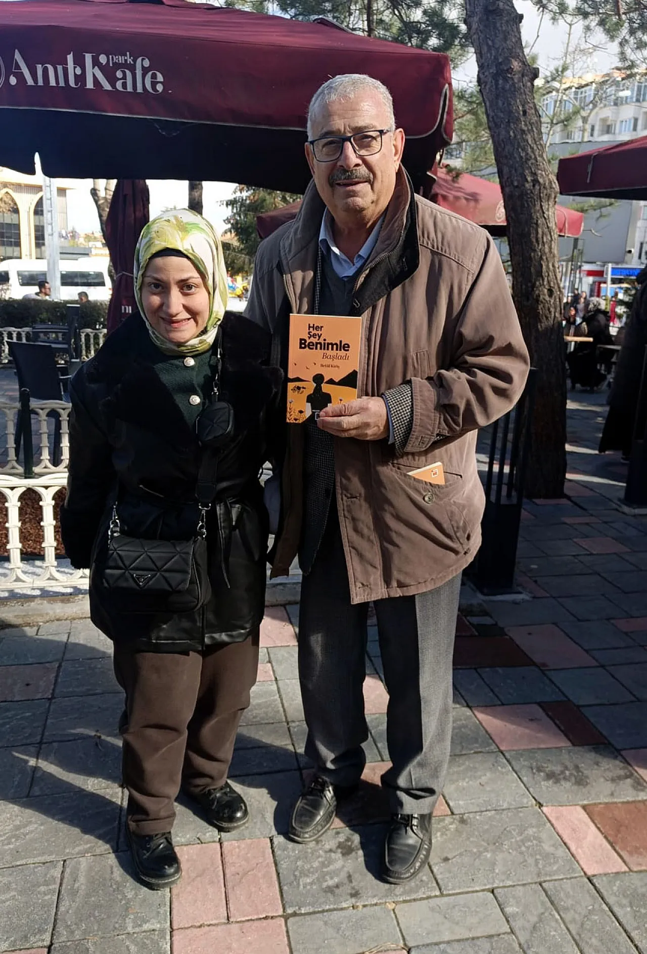 Genç Yazar'ın Kitabına Deneyimli Yazarlardan Tam Not