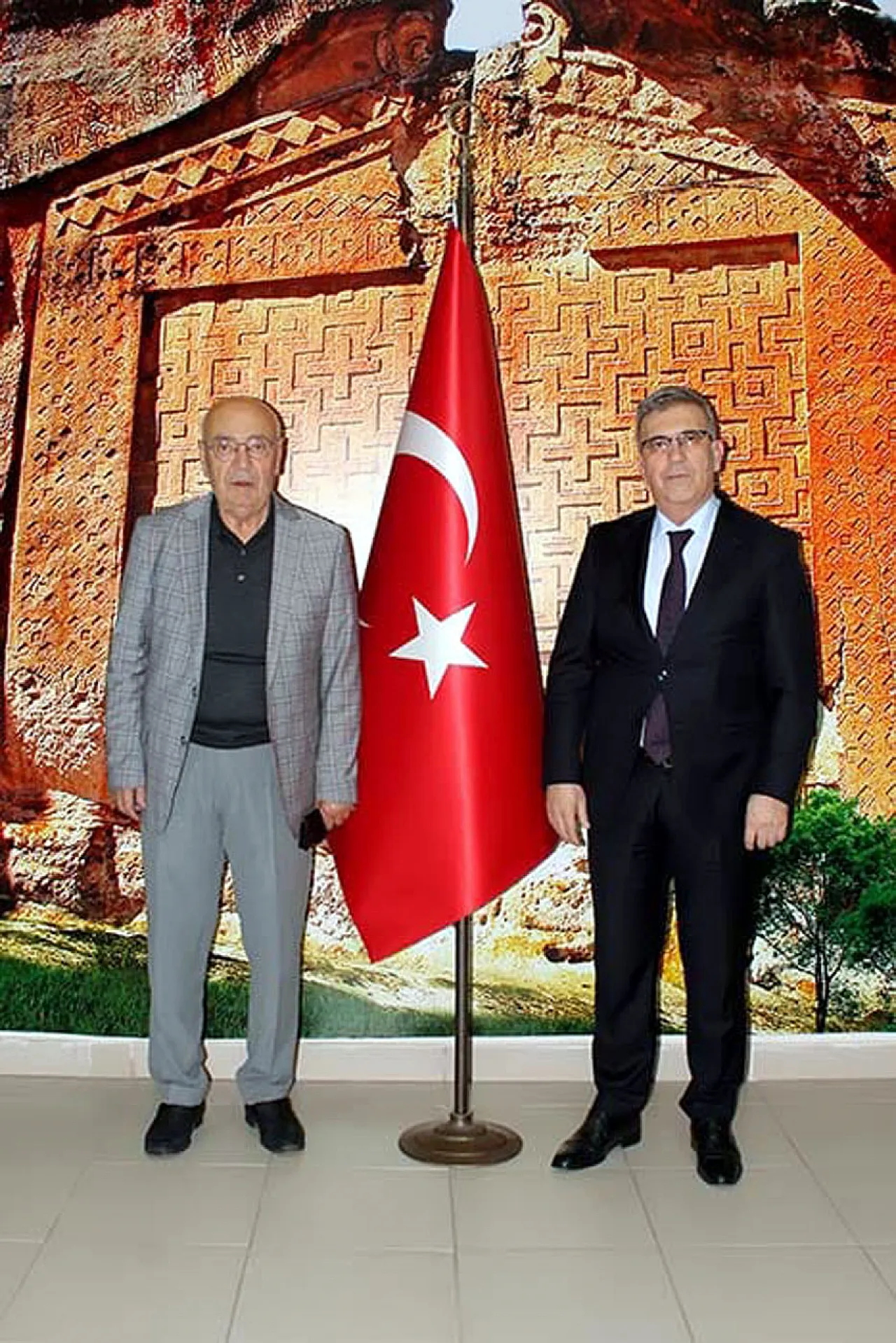 Afyon Heyeti Eskişehir Defterdarı Müsevitoğlu'nu Ziyaret Etti