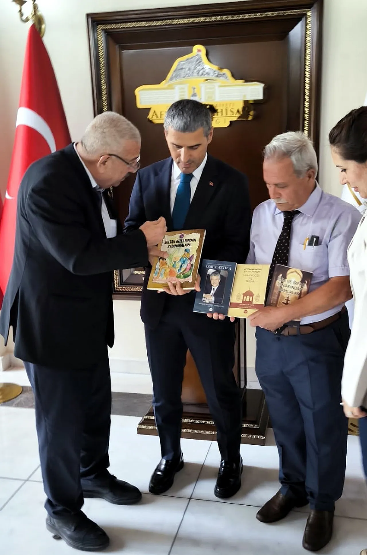 AFYAŞAD'dan Vali Aktaş'a Şiirli Hediye
