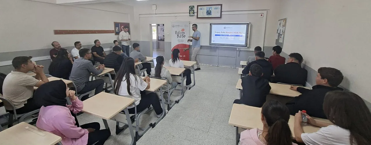 Yapay Zekâ Korkulacak Bir Rakip mi? AFSÜ'lü Akademisyen Noktayı Koydu
