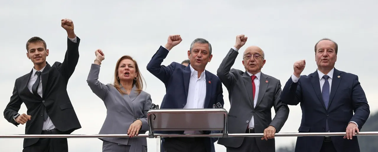 Özgür Özel'in Rotası: Genç Parti Formülü