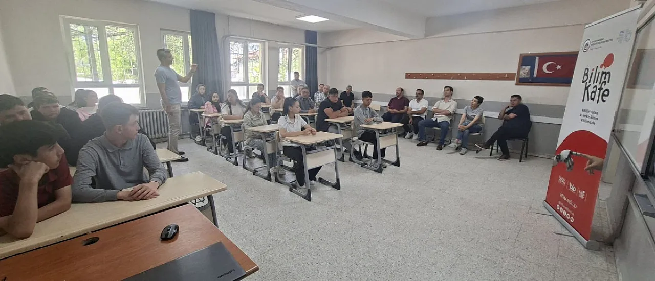 Yapay Zekâ Korkulacak Bir Rakip mi? AFSÜ'lü Akademisyen Noktayı Koydu