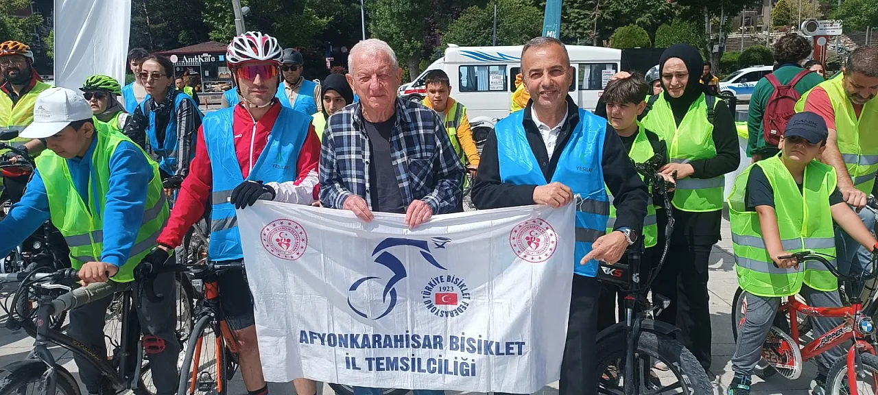 Yeşilay'ın 13. Bisiklet Turu Afyonkarahisar'da Gerçekleştirildi