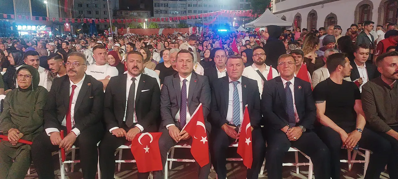 'Bu Ülkenin Yegane Sahibi Aziz Milletimizdir'