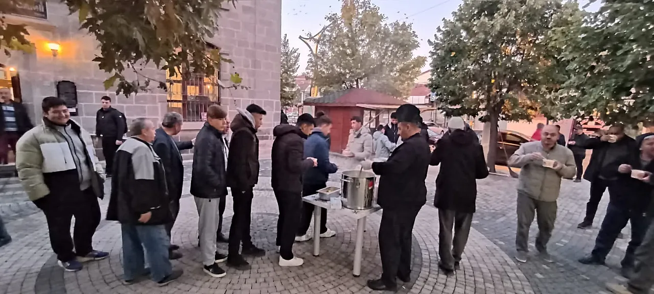 Bolvadin'de Gençler Sabah Namazında Buluştu