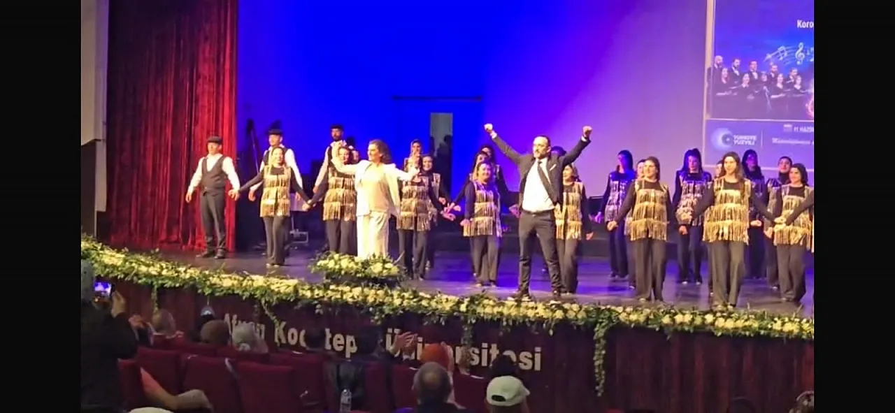 Afyonkarahisar'da Maarif Koro Ve Halk Dansları Topluluğu Rüzgârı Esti
