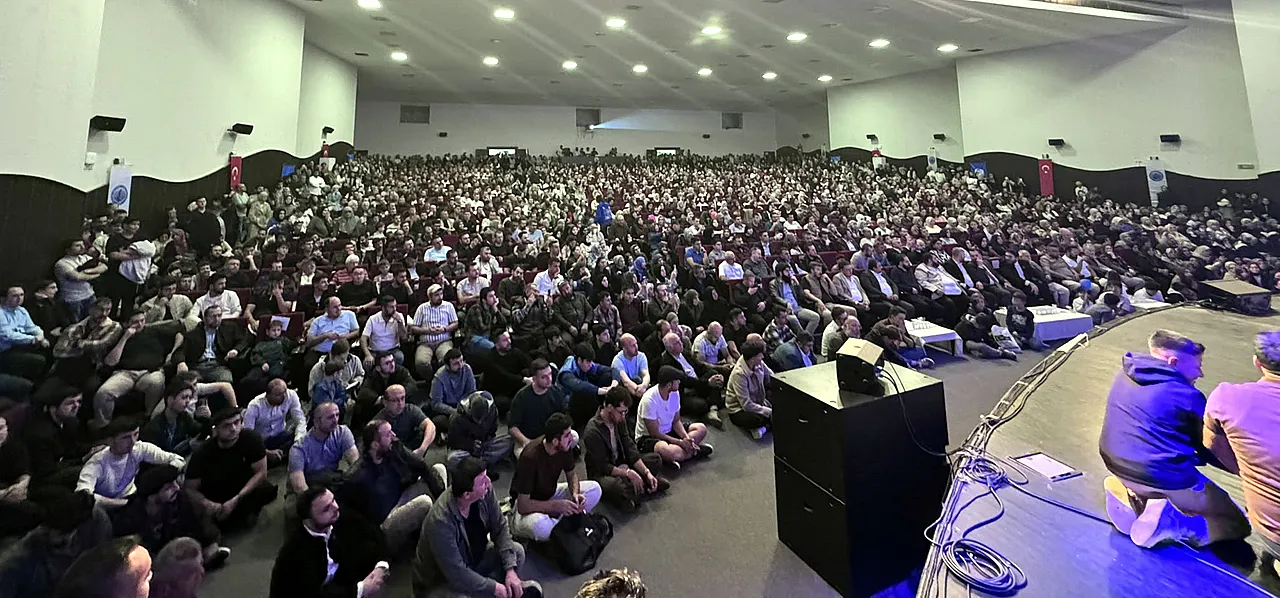 Ömer Hoca Sevgisi Salonlara Sığmadı. Özgürlük, Aile ve İsrail İle İlgili Neler Anlattı?