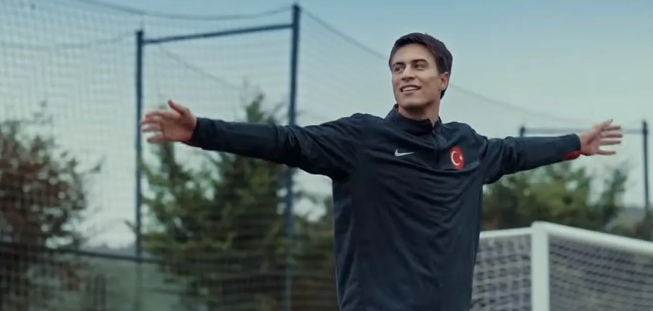 Eğlenceli Reklamda İki Afyonlu Yıldız