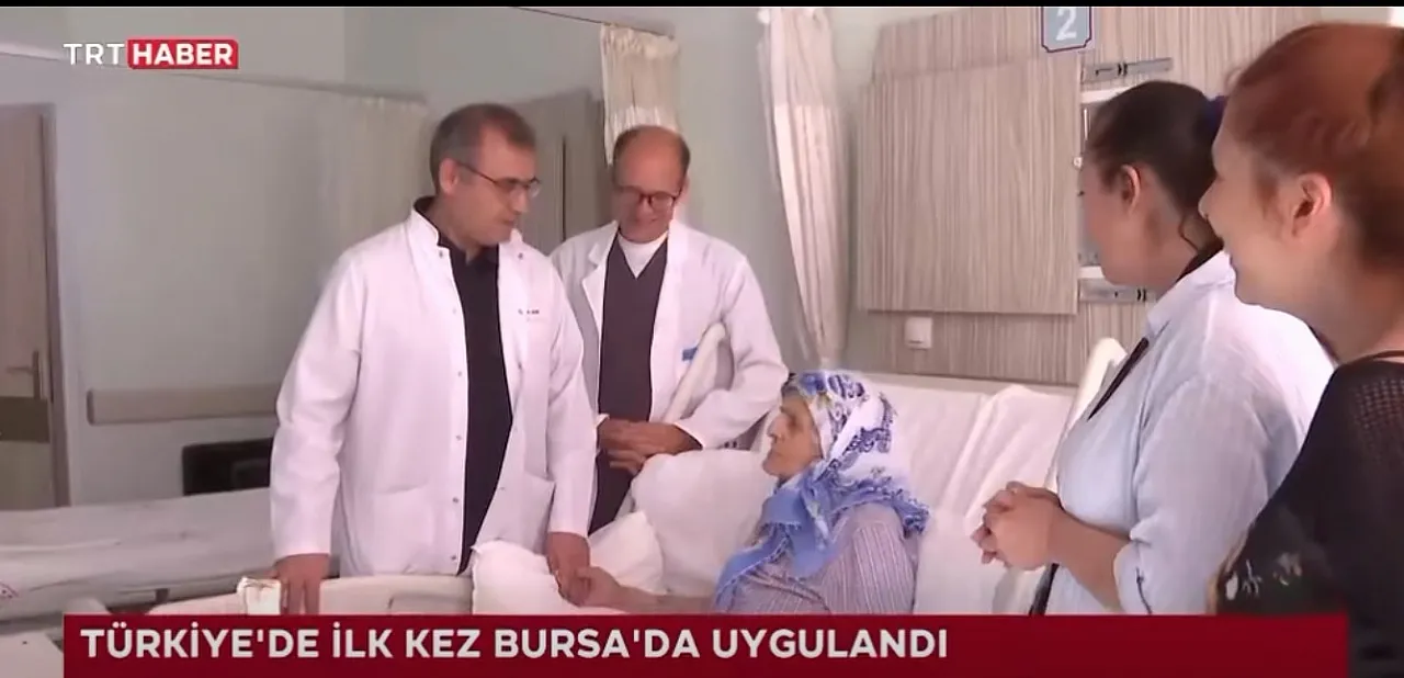 Afyonlu Prof. Dr. Hasan Arı'dan Türkiye'de bir ilk