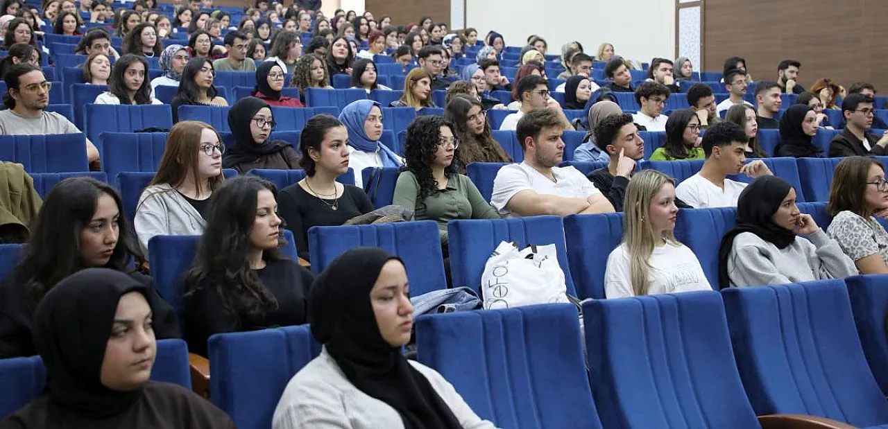 AFSÜ Öğrencileri Taleplerini Rektör'e İletti!