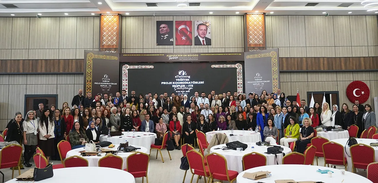 AKÜ, Dijitalleşmede Uluslararası Adımlar Atıyor