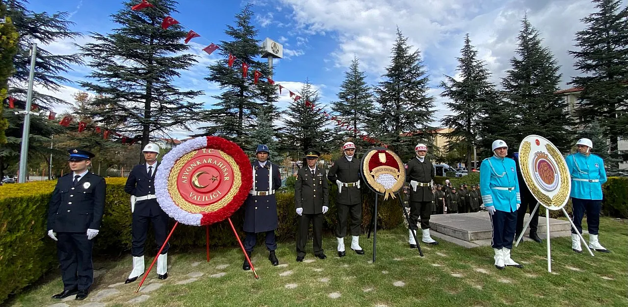 Afyonkarahisar'da Cumhuriyet Bayramı Törenle Başladı!