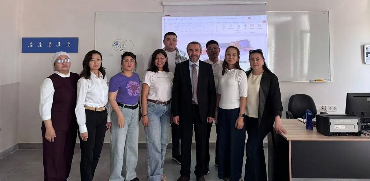 Kazakistan'lı Sağlık Yöneticileri Türkiye'deki Sağlık Uygulamalarını AFSÜ'de Deneyimledi