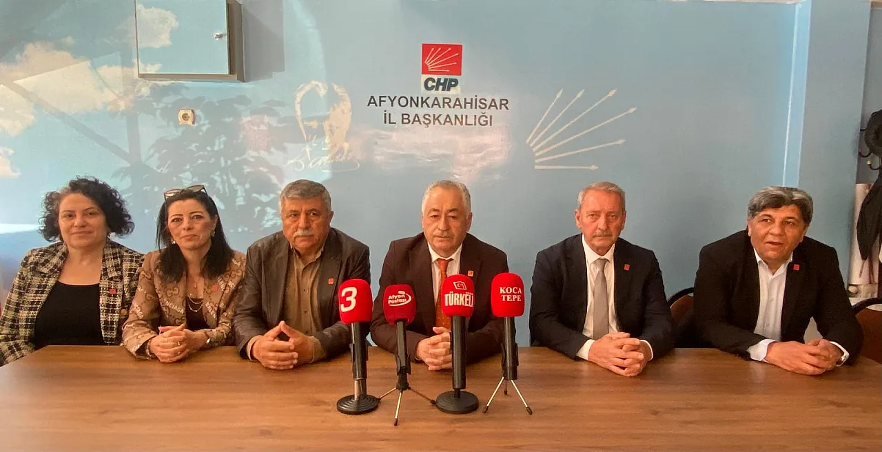 CHP Afyon'dan Sert Çıkış: Barlardan Toplanan Tipleri Kapımıza Yığdılar