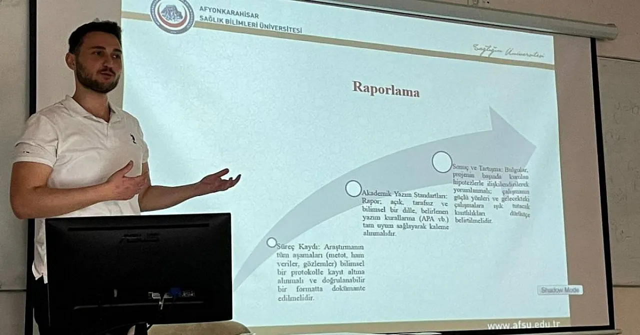 AFSÜ Eczacılık Fakültesi Öğrencileri Proje Sunumu Yaptı