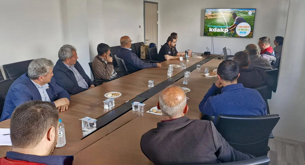 Afyon'un 4 İlçesinde Çiftçiler Bilgilendirildi