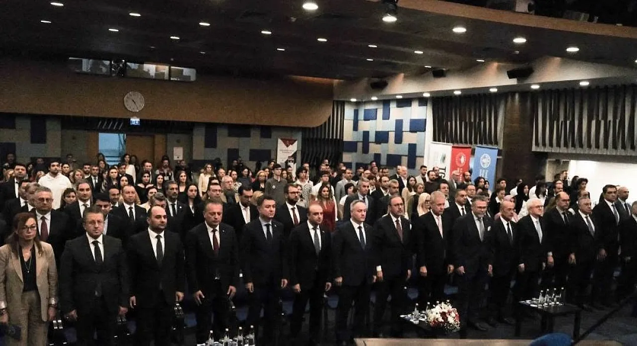 Afyon'dan İzmir'e Uzanan Hikaye: Kadın Çiftçinin Emeği Ödülle Taçlandı