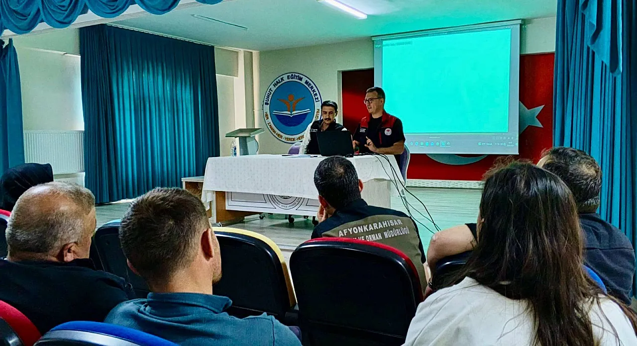 Afyon'un 4 İlçesinde Çiftçiler Bilgilendirildi