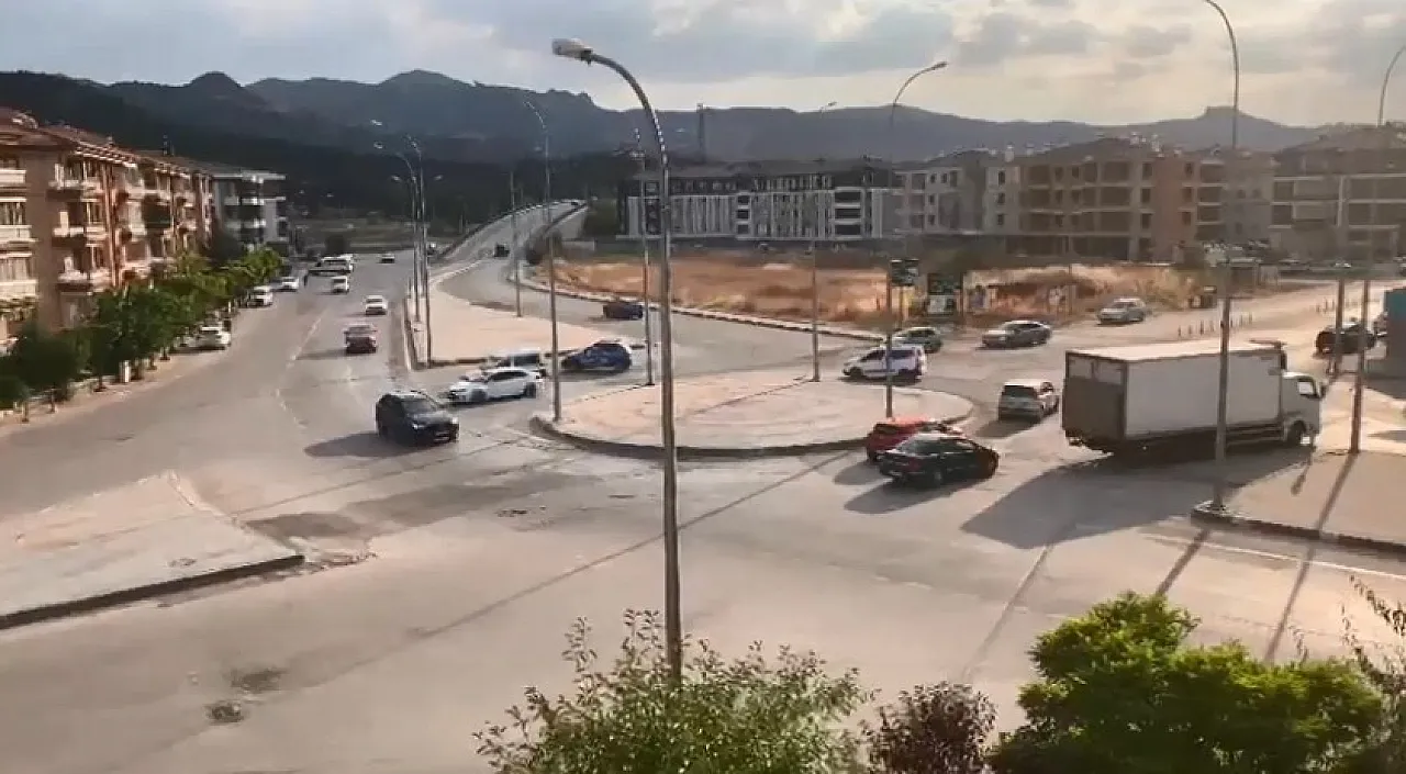 Bu Kavşak Çözüm Bekliyor