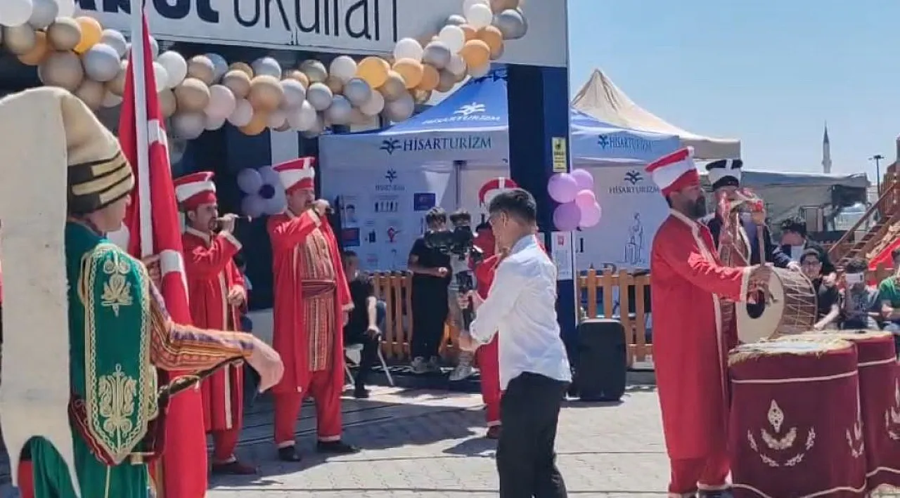 Bu Şenlikte Yok Yoktu